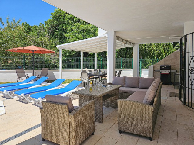 Villa con 4 Dormitorios  en Riviera del Sol
