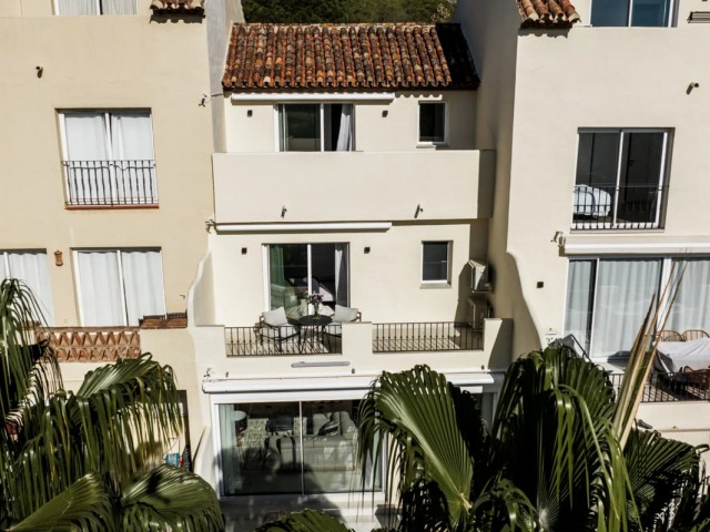 3 Bedrooms Townhouse in Nueva Andalucía