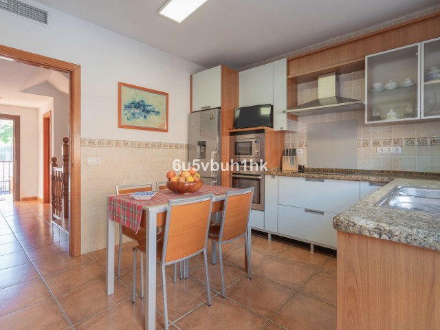 4 Bedrooms Villa in Fuengirola