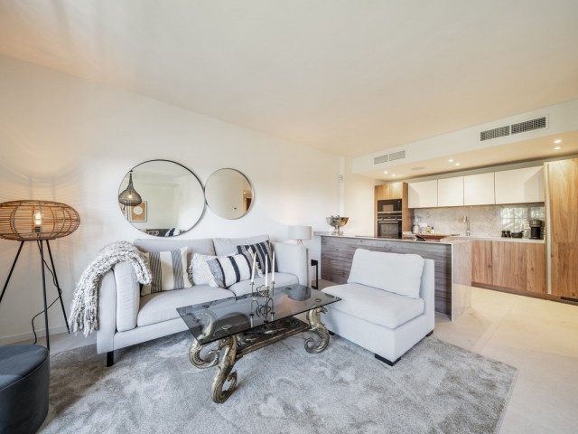 3 Bedrooms Apartment in Nueva Andalucía