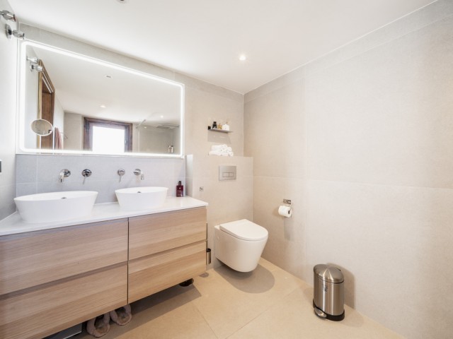 3 Bedrooms Apartment in Nueva Andalucía