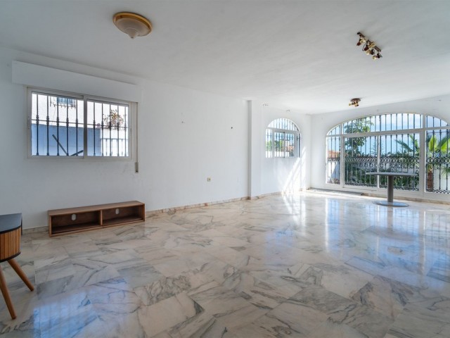 7 Bedrooms Villa in Benalmadena