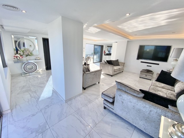 6 Bedrooms Villa in Benalmadena Pueblo