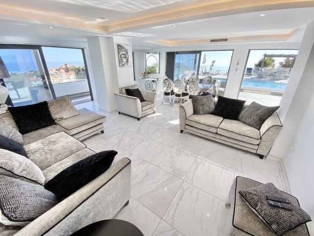 6 Bedrooms Villa in Benalmadena Pueblo