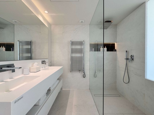 Appartement avec 3 Chambres  à Ojén