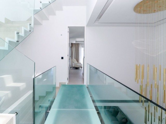 3 Bedrooms Townhouse in Estepona