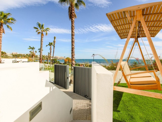 3 Bedrooms Townhouse in Estepona