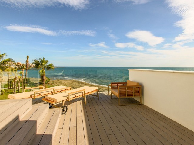 3 Bedrooms Townhouse in Estepona