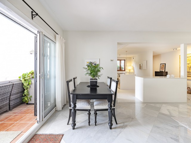 2 Bedrooms Apartment in Benahavís