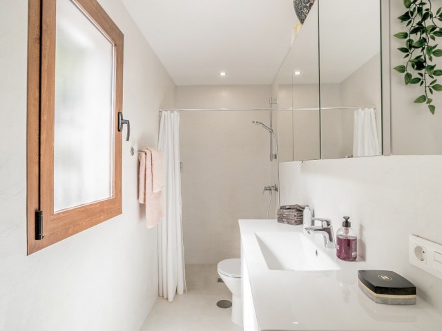 2 Bedrooms Apartment in Benahavís