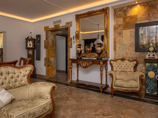 3 Bedrooms Apartment in Puerto Banús