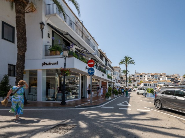 Appartement avec 3 Chambres  à Puerto Banús