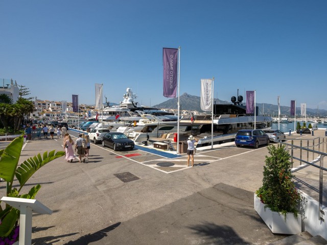 Appartement avec 3 Chambres  à Puerto Banús