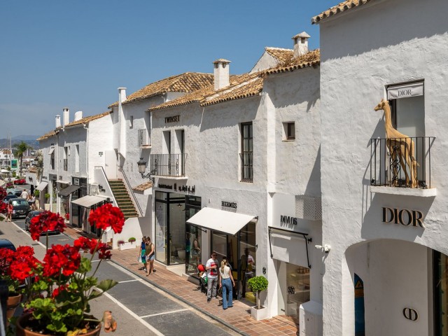 Appartement avec 3 Chambres  à Puerto Banús