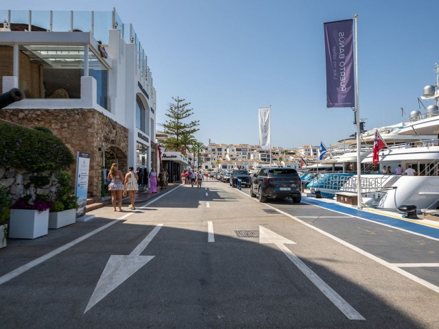 Appartement avec 3 Chambres  à Puerto Banús