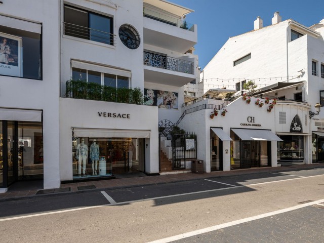 Appartement avec 3 Chambres  à Puerto Banús