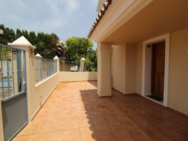 3 Bedrooms Townhouse in Benahavís