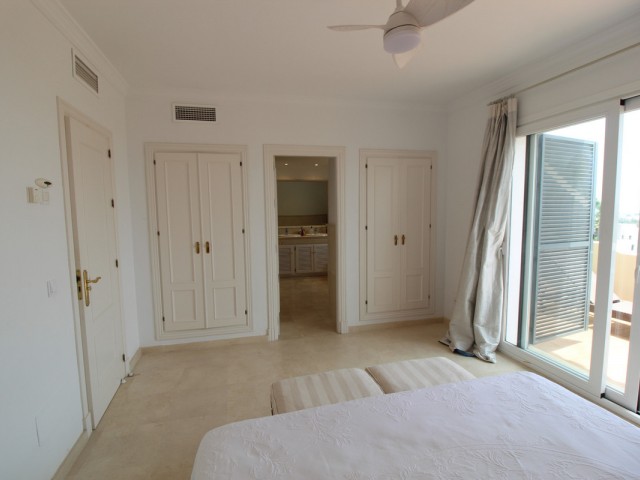 3 Bedrooms Townhouse in Benahavís