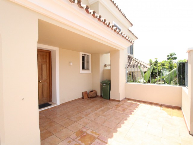 3 Bedrooms Townhouse in Benahavís