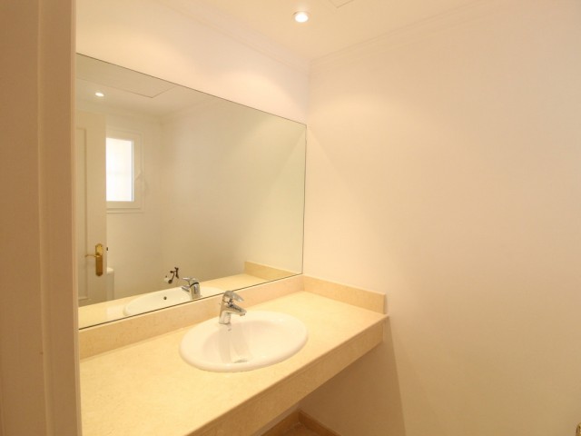 3 Bedrooms Townhouse in Benahavís