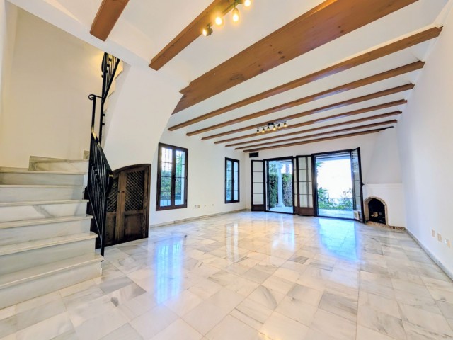 Maison mitoyenne, Nagüeles, R5184070