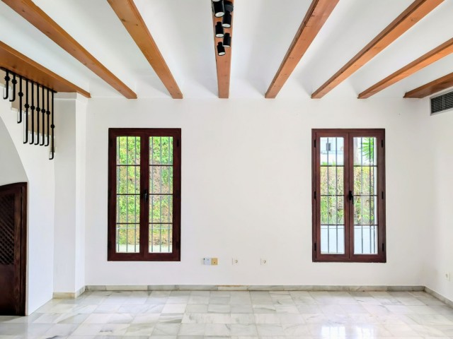 Maison mitoyenne, Nagüeles, R5184070