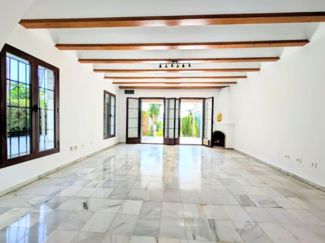 Maison mitoyenne avec 3 Chambres  à Nagüeles