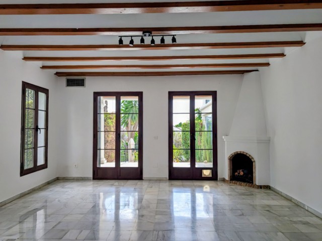 Maison mitoyenne avec 3 Chambres  à Nagüeles