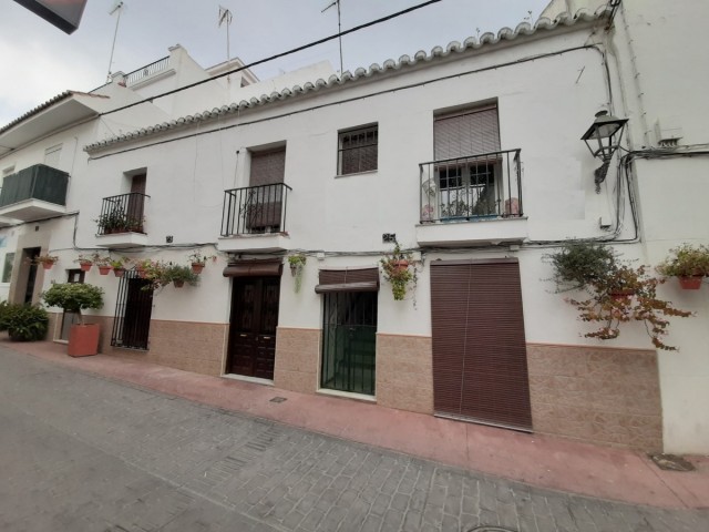 Plot, Estepona