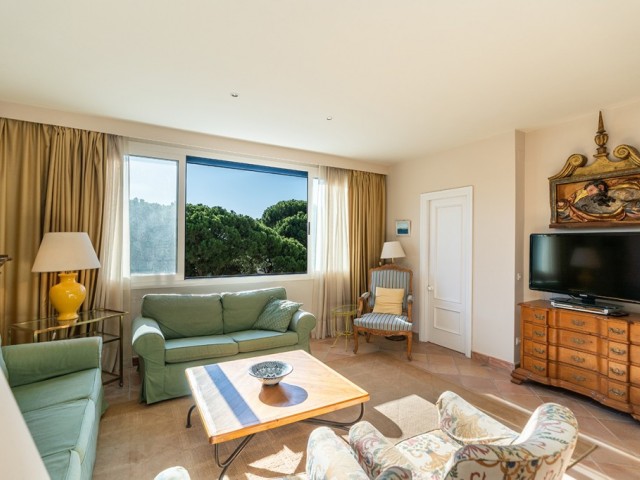 4 Bedrooms Apartment in Marbella