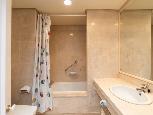 4 Bedrooms Apartment in Marbella