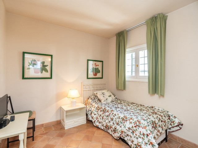 4 Bedrooms Apartment in Marbella