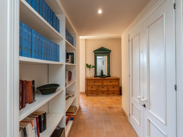 4 Bedrooms Apartment in Marbella