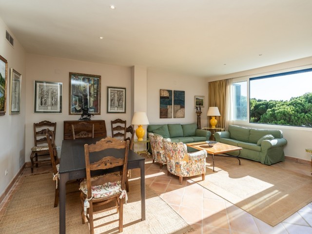 4 Bedrooms Apartment in Marbella