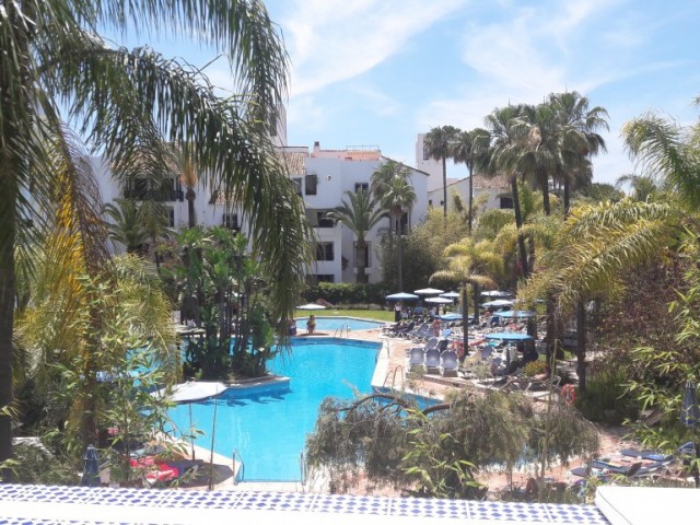 4 Bedrooms Apartment in Marbella