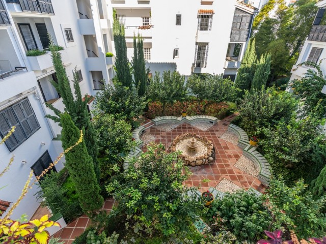 4 Bedrooms Apartment in Marbella