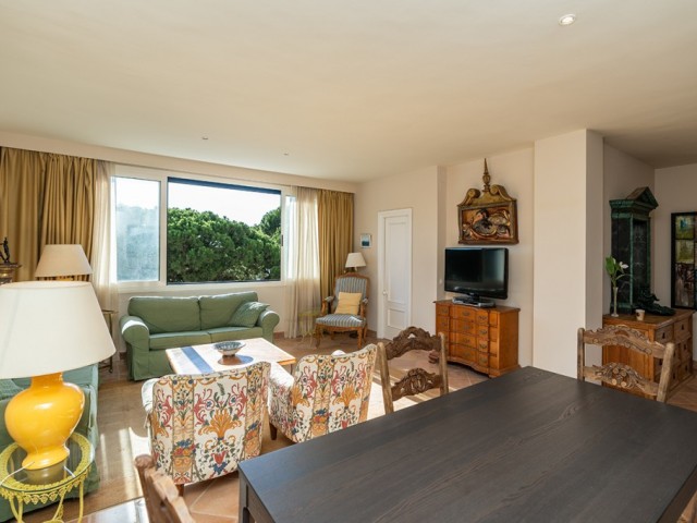 4 Bedrooms Apartment in Marbella