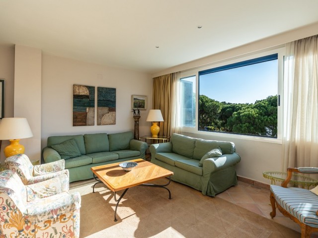 4 Bedrooms Apartment in Marbella