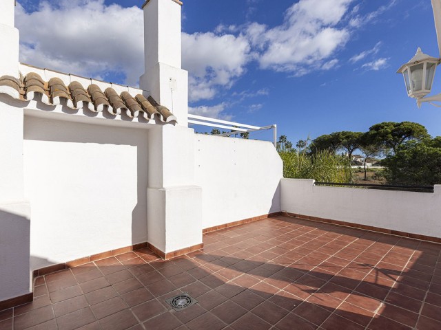 3 Bedrooms Townhouse in Elviria