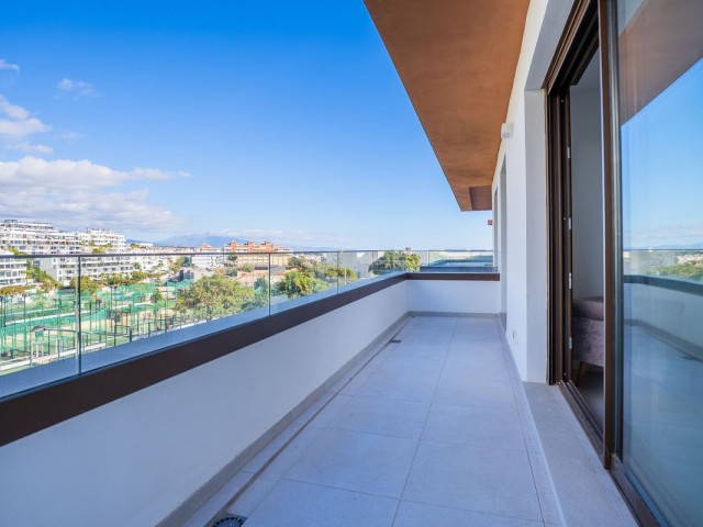 2 Bedrooms Apartment in Estepona