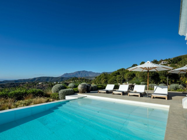 7 Bedrooms Villa in Benahavís