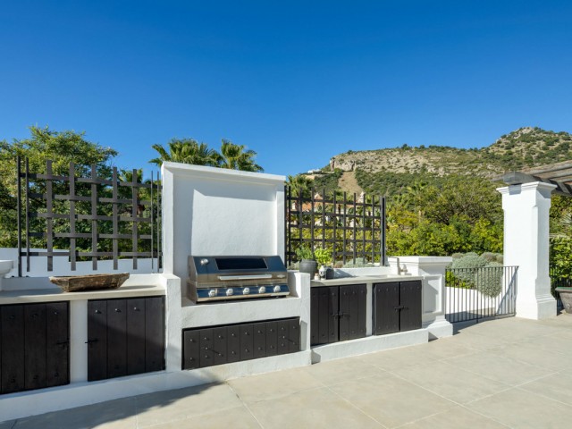 7 Bedrooms Villa in Benahavís