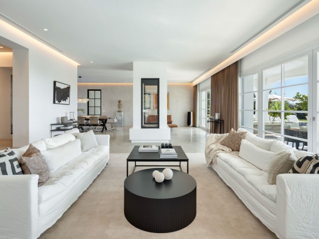 7 Soveroms Villa i Benahavís