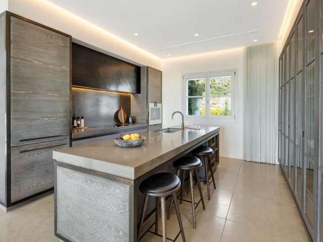 7 Soveroms Villa i Benahavís