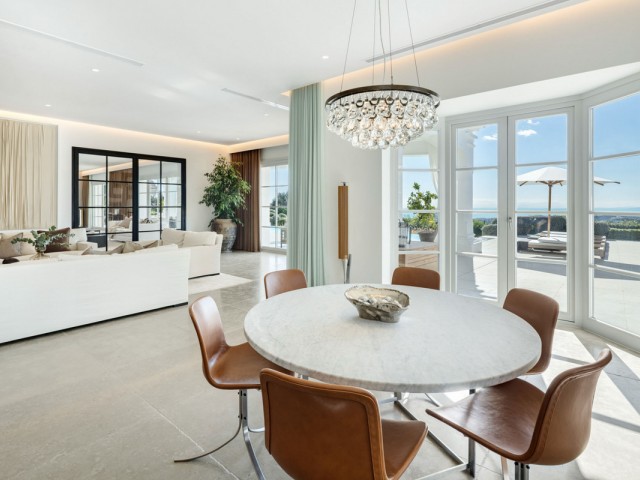 7 Soveroms Villa i Benahavís