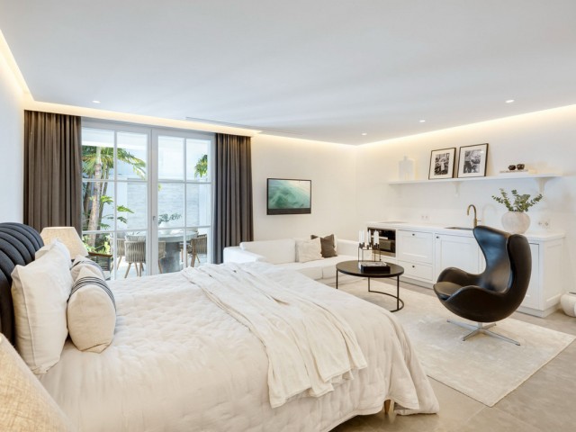 7 Soveroms Villa i Benahavís