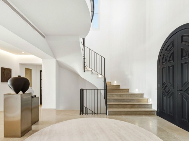 7 Soveroms Villa i Benahavís