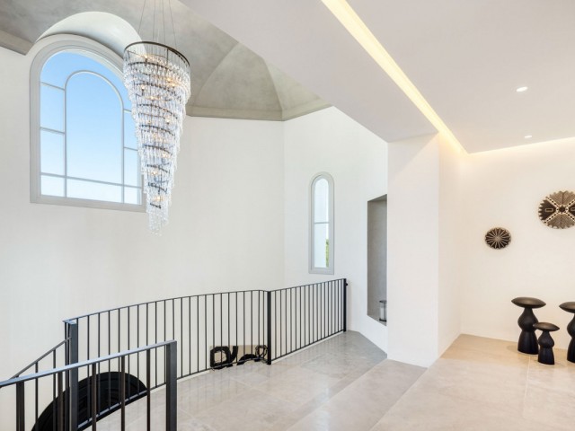 7 Soveroms Villa i Benahavís