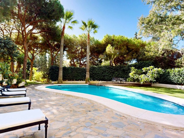 7 Bedrooms Villa in Calahonda