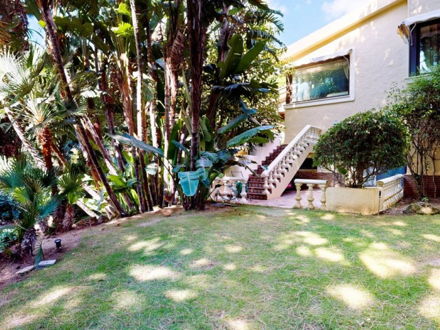 7 Bedrooms Villa in Calahonda